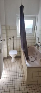 Wannenbad mit Fenster - 