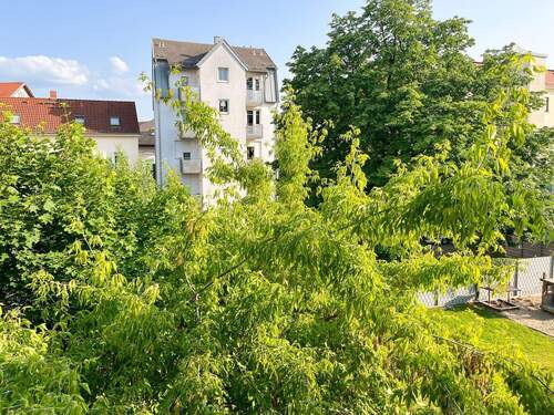 Blick vom Balkon - 2 Zimmer Etagenwohnung zum Kaufen in Leipzig