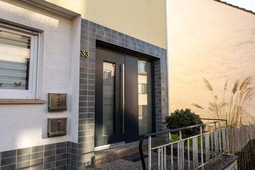 Eingang - 8 Zimmer Mehrfamilienhaus, Wohnhaus zum Kaufen in Irrel