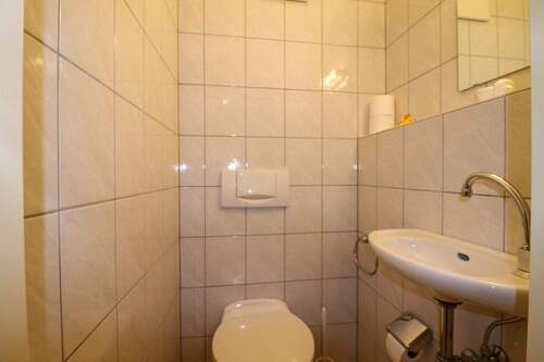Gäste WC - 3 Zimmer Etagenwohnung in Grevenbroich