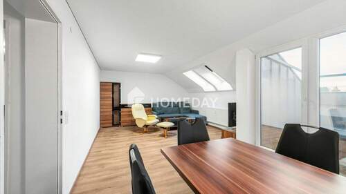 Wohnzimmer 1 - 2 Zimmer Etagenwohnung zum Kaufen in Neukirch