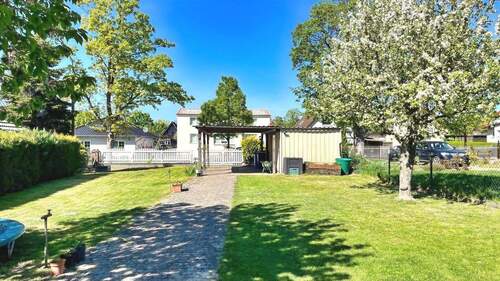 Gartenbereich vor dem Haus - 