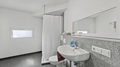 GästeWC/Badezimmer 1.OG - 