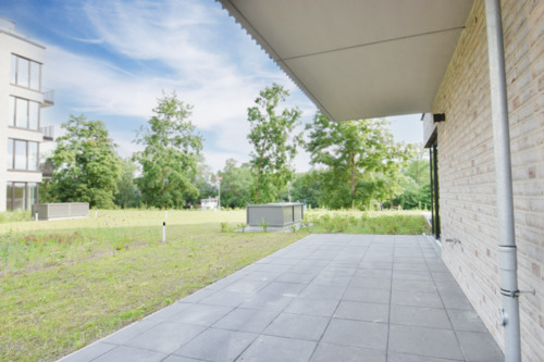 Traumhafte Terrasse mit Garten - 