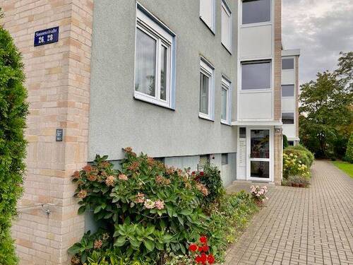 Hauseingang - Schön, großzügig und sehr hochwertig sanierte 3-Zimmer Wohnung - zentrale Lage - Messe - UNI - Bauernfeind - Sonnenstraße