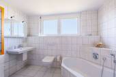 Badezimmer OG - Reihenendhaus mit 142,10 m&sup2; in Ludwigsburg zum Kaufen
