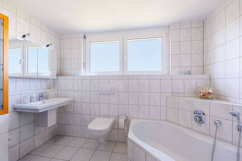 Badezimmer OG - Reihenendhaus mit 142,10 m&sup2; in Ludwigsburg zum Kaufen