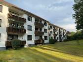 Außenansicht.JPG - gepflegte 3 - Zimmerwohnung mit sonnigem Balkon zu sofort frei