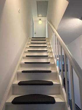 Treppe ins Obergeschoss - 