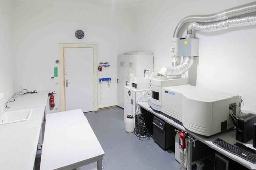 Zimmer I - 3 Zimmer Etagenwohnung zum Kaufen in Berlin