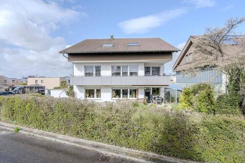 Hausansicht - 1 Zimmer Mehrfamilienhaus, Wohnhaus zum Kaufen in Korntal-Münchingen