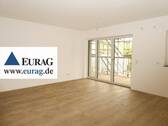 Wohnbereich - FÜ: Erstbezug! Attraktiv & repräsentativ, 2-Zi-Whg (2.OG) mit EBK, Balkon, Aufzug + TG-Stellplatz