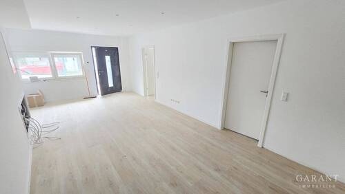 Wohn- und Essbereich - Erstbezug nach Sanierung! 3 Zimmer-Erdgeschoss-Wohnung in Ostfildern