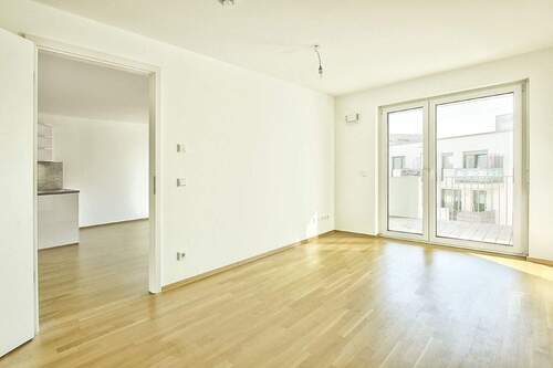 Schlafzimmer mit Loggia-Zugang - 