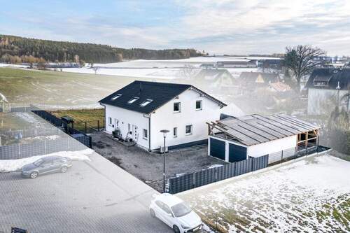 Bild 1 - Modernes Zweifamilienhaus mit großzügigem Grundstück in ruhiger Lage!