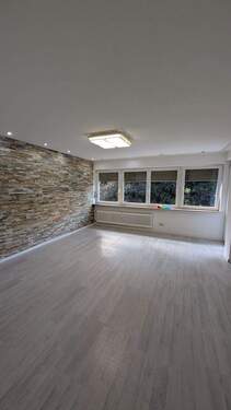 PXL_20250929_133541484.jpg - Schöne 4-Zimmer-Wohnung in Singen-Nord mit Balkon