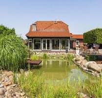 Modern wohnen am Waldrand: Photovoltaik, Teich & Privatsphäre! Provisionsfrei! - Mützel