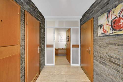 Eingangsbereich - Einfamilienhaus mit 272,10 m&sup2; in Kaarst zum Kaufen