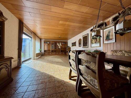 Erdgeschoss: Wohn-/Essbereich - 