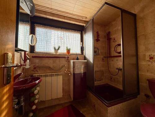 Sockelgeschoss: Duschbad - 