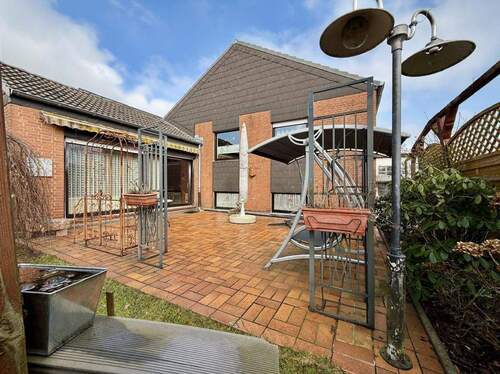 Terrasse - Einfamilienhaus mit 135,00 m&sup2; in Fröndenberg/Ruhr zum Kaufen