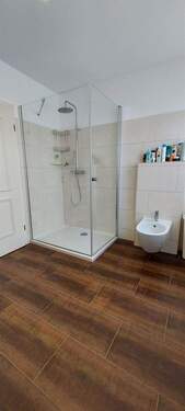Bad mit Dusche und Bidet - 