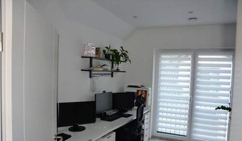 Haus links Wohnzimmer - 