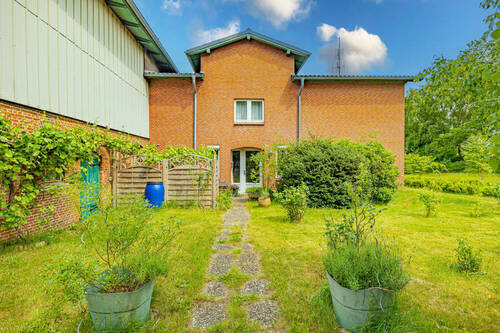 Hereinspaziert - 5 Zimmer Bauernhaus, Landhaus in Lütjenwestedt