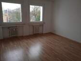Wohnzimmer - 2 Zimmer Etagenwohnung zur Miete in Duisburg
