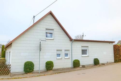 Seitenansicht - 6 Zimmer Einfamilienhaus zum Kaufen in Offingen