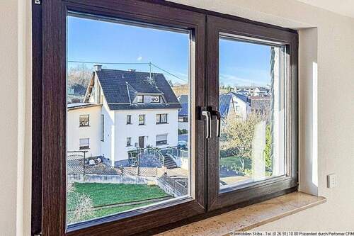 Blick aus dem Wohnzimmer - 3 Zimmer Etagenwohnung zur Miete in Herschbroich