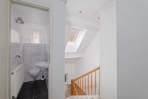 Separates WC und Treppenhaus DG - 