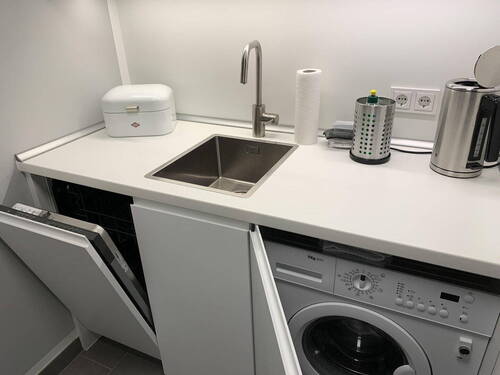 Küche mit Kühlschrank und TK - 