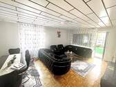 Wohnzimmer Richtung Balkon - 