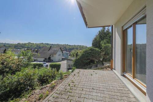 Terrasse EG - 5 Zimmer Einfamilienhaus zum Kaufen in Kämpfelbach / Bilfingen