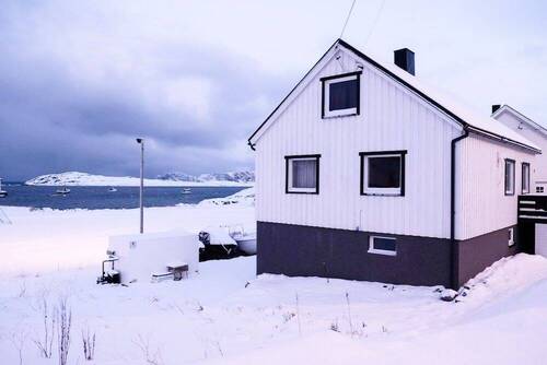 Anglerbasis Haus in Bucht - 8 Zimmer Einfamilienhaus zum Kaufen in Gjesvær