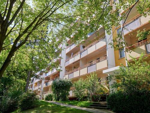 Hausansicht - Wohnung im Hochparterre*Bezug voraussichtlich ab Februar möglich