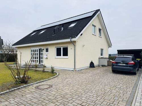 EG_Außen - 5 Zimmer Einfamilienhaus zur Miete in Osterburken