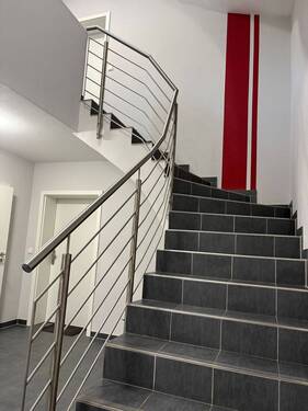 Aufgang Treppenhaus - 2 Zimmer Etagenwohnung zur Miete in Wildeshausen