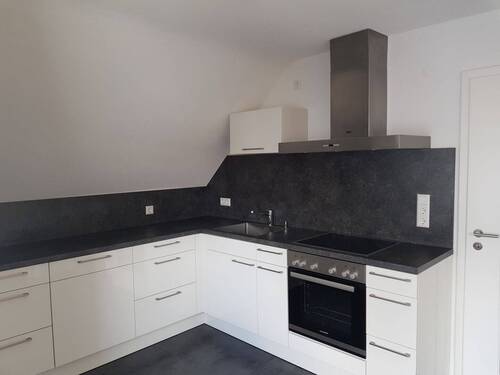 Küche - das ist eine Perle..... ganz herzige 2,5 - Dachgeschosswohnung.. mit edler Ausstattung.. hier fühlen Sie sich sofort wohl