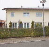 Moderne Doppelhaushälfte mit 2 Terrassen - Sünching