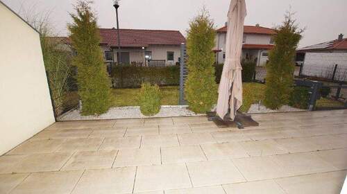 Terrasse, Garten - 4 Zimmer Doppelhaushälfte zur Miete in Sünching