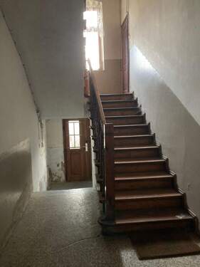 Treppenhaus - 1 Zimmer Mehrfamilienhaus, Wohnhaus in Köthen (Anhalt)