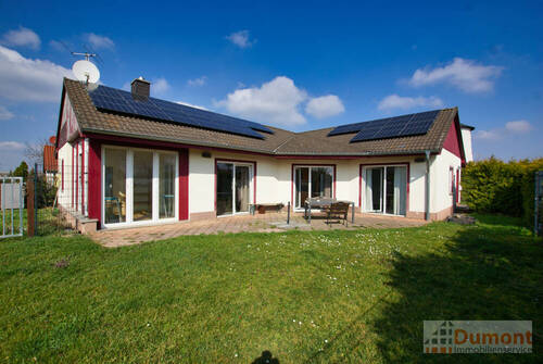 Ihr neues Zuhause - Bungalow mit sonnigem Grundstück und nachhaltiger Energieversorgung in Knapendorf.