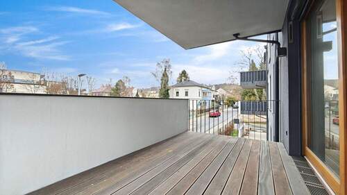 großzügiger Balkon - Investment in eine Familienwohnung in Radebeul!