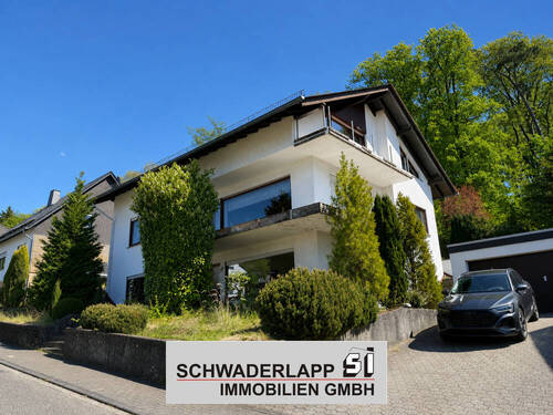 Seitenansicht - Großzügiges Einfamilienhaus mit Einliegerwohnung in herrlicher Ortsrandlage und hervorragendem Rhein-Eifel - Fernblick