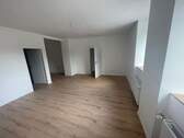 Bild 1 - Erstbezug nach Sanierung: Stilvolle Wohnung mit Garten - Altbau trifft Moderne!