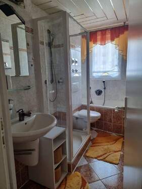 Badausstattung - 3 Zimmer Etagenwohnung zum Kaufen in Crimmitschau