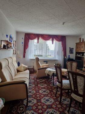 Wohnzimmer - Etagenwohnung mit 57,00 m&sup2; in Crimmitschau zum Kaufen