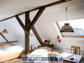 Zimmer im Dachgeschoss - 